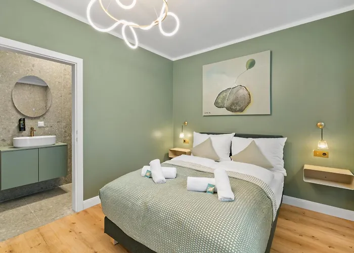 Home1 - Favori Boutique Viena